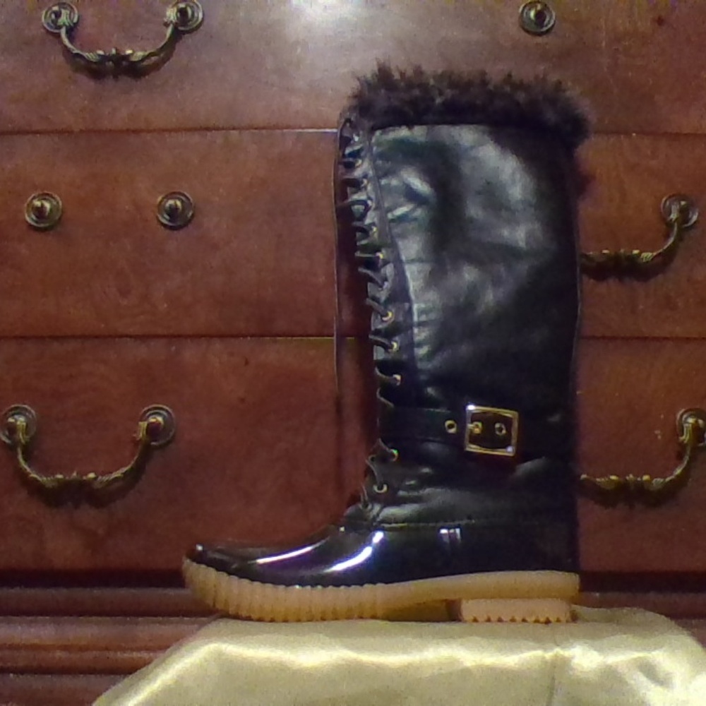 boots - Picture 2 of 3